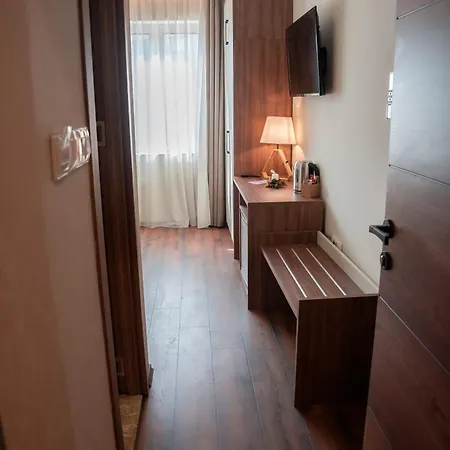 Apartment La *