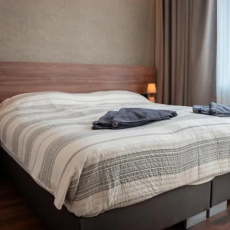 Apartment La *