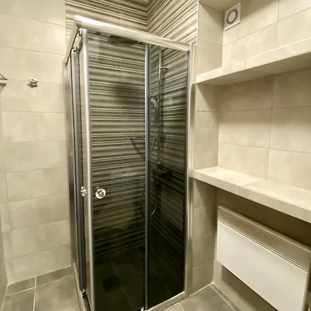 La Apartment *