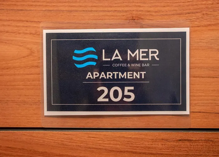 Апартаменти La *